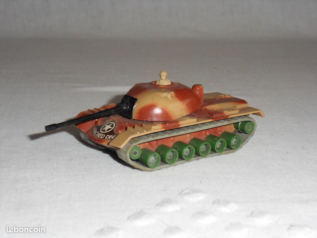 Char d'assaut miniature Matchbox 1974 complet (image 1)