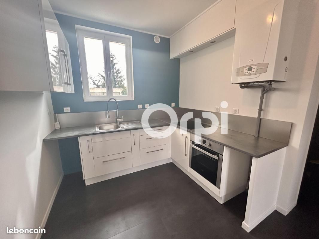 Appartement 1 pièce 46 m² · à Crouy · 46 m² · 560 €