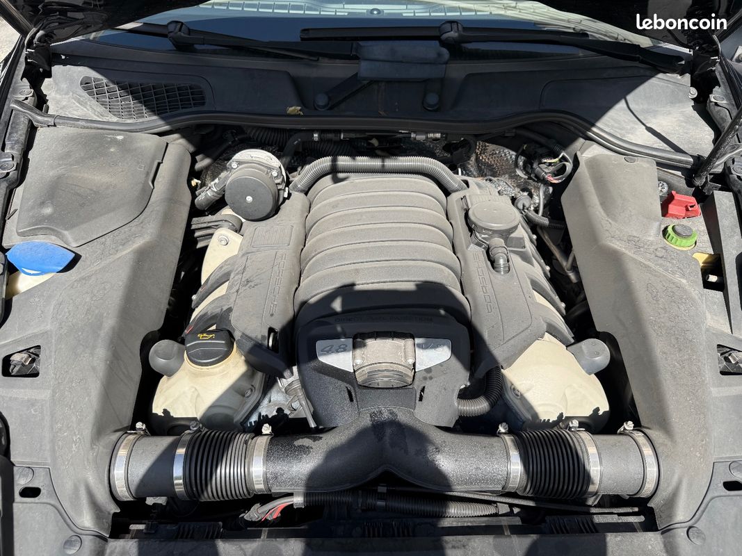PORSCHE CAYENNE 4.8 V8 GTS Tiptronic S A (image 30)