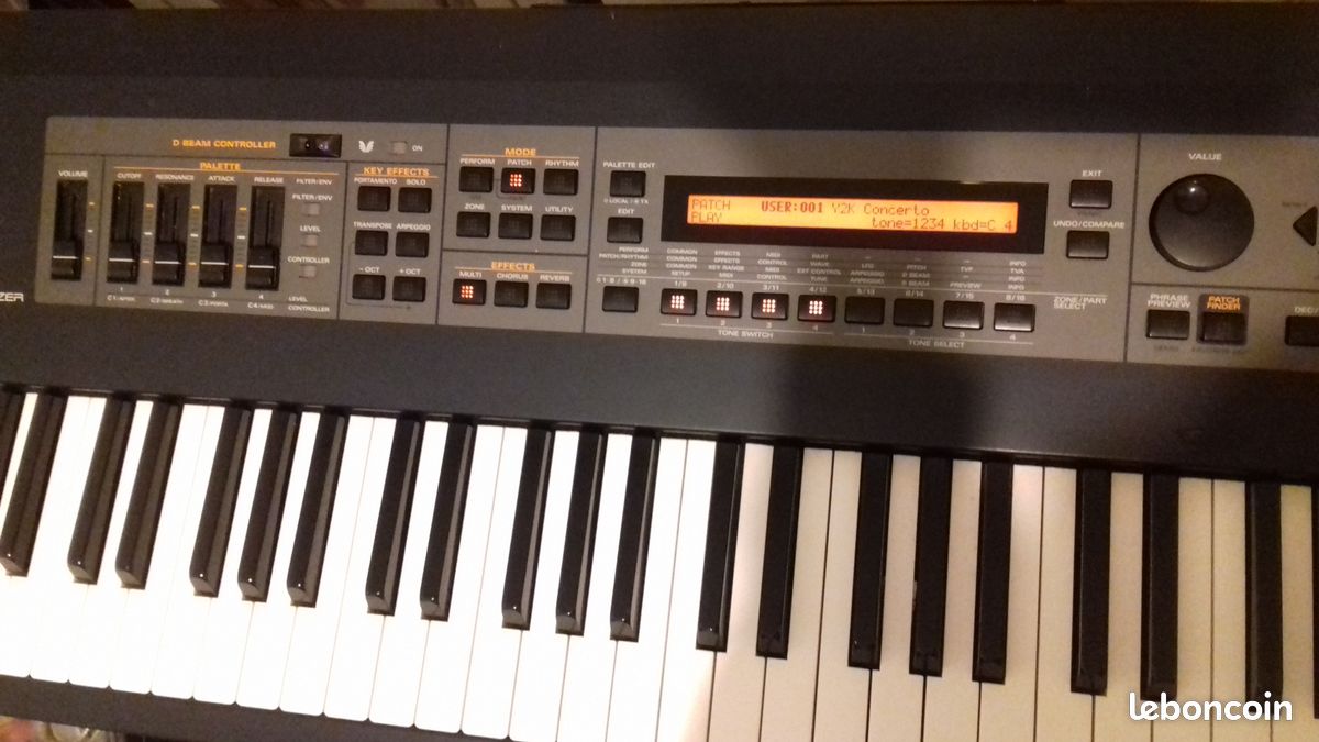 Roland XV-88 Piano Clavier + 4 cartes extension (image 7)