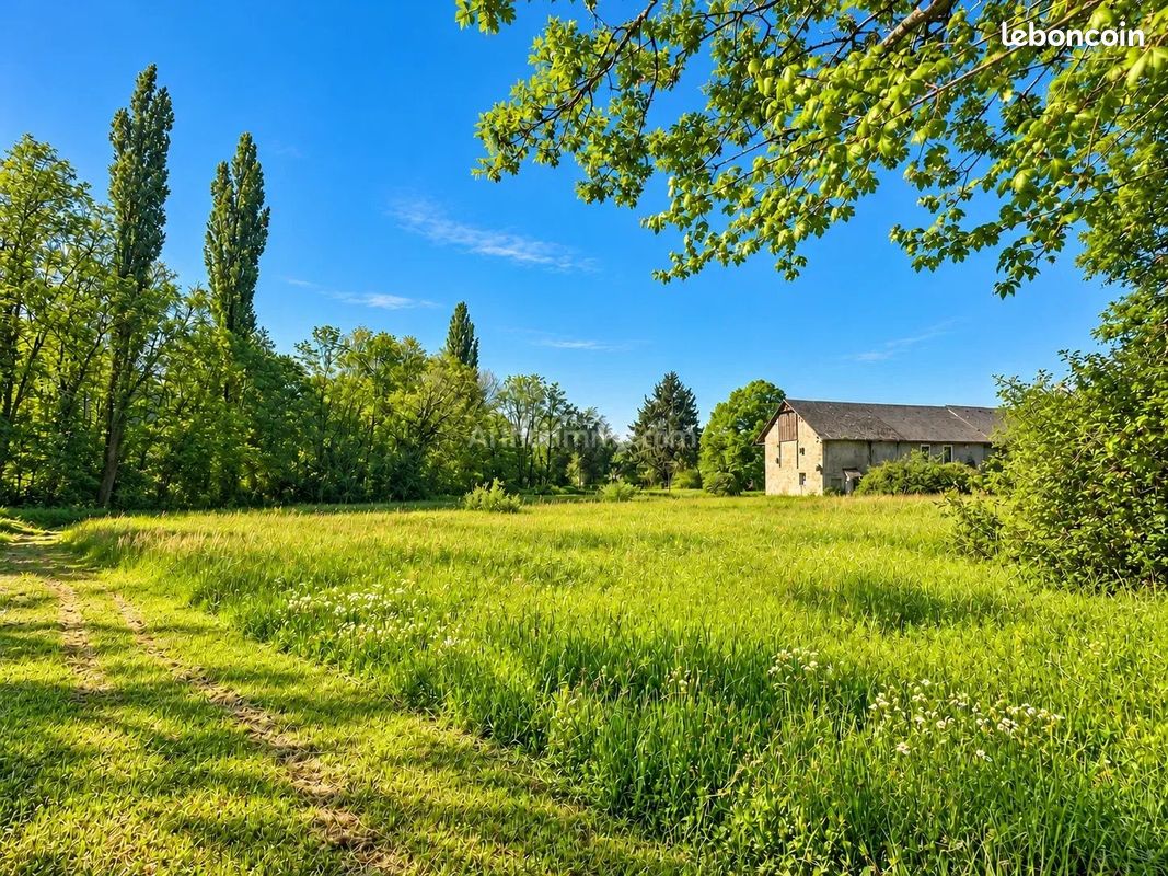 Terrain 1237 m² · à Méry · 1 237 m² · 220 000 €