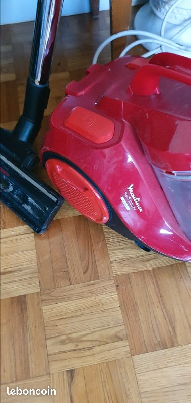 Aspirateur traîneau SANS SAC de marque moulinex rouge (image 3)
