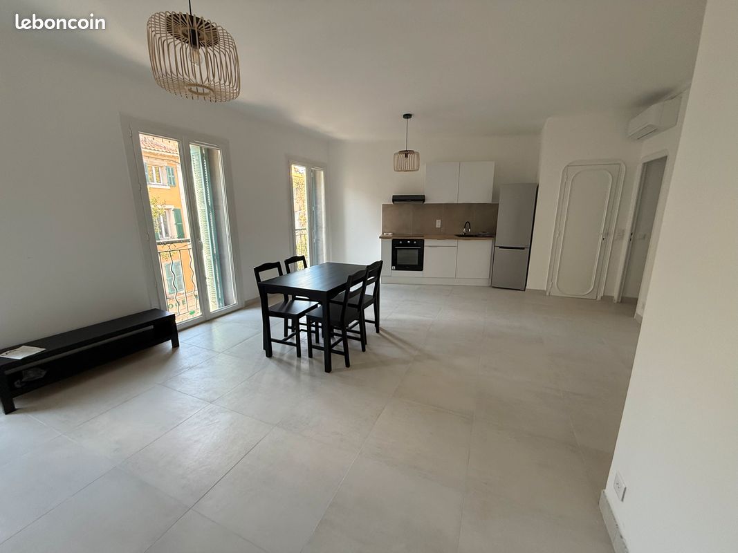 Appartement 2 pièce(s) 46 m²à louer Aubagne