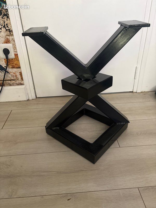 Pied de table (image 2)