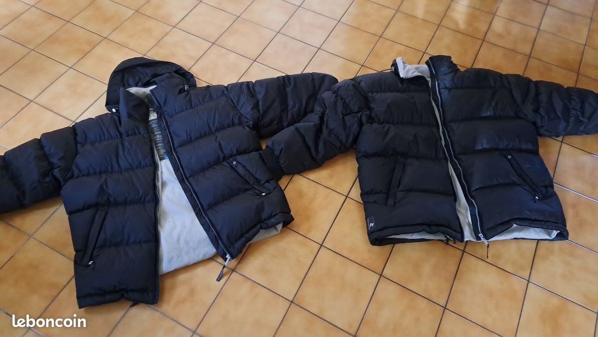 2 Doudounes Décathlon noires, duvet et plumettes tailles 40 et 46 (image 1)