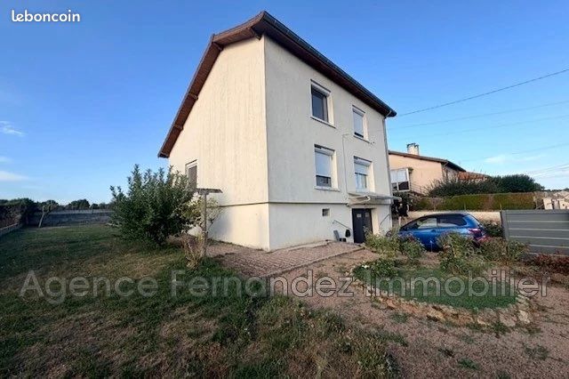 Maison 8 pièces 90 m² · à Pouilly-sous-Charlieu · 90 m² · 165 000 €