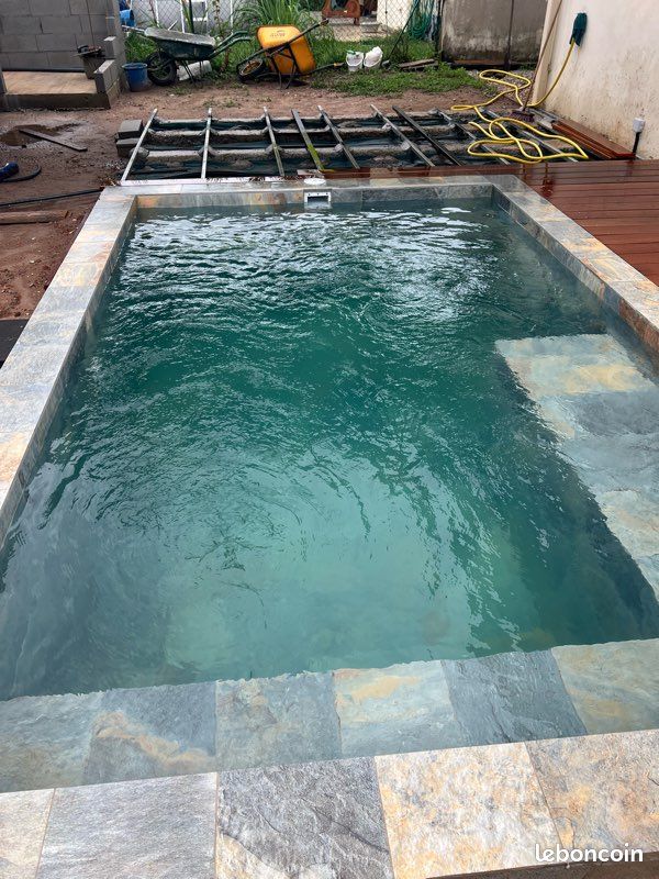 Construction de piscine en béton armé / habillage bois ou carrelage locale thermique et machinerie (image 3)