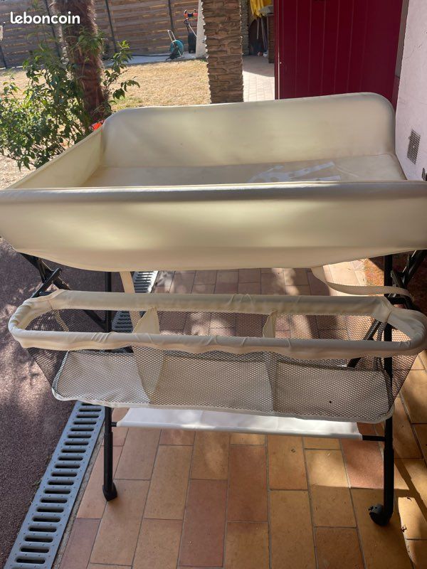 Table à langer pliable (image 3)