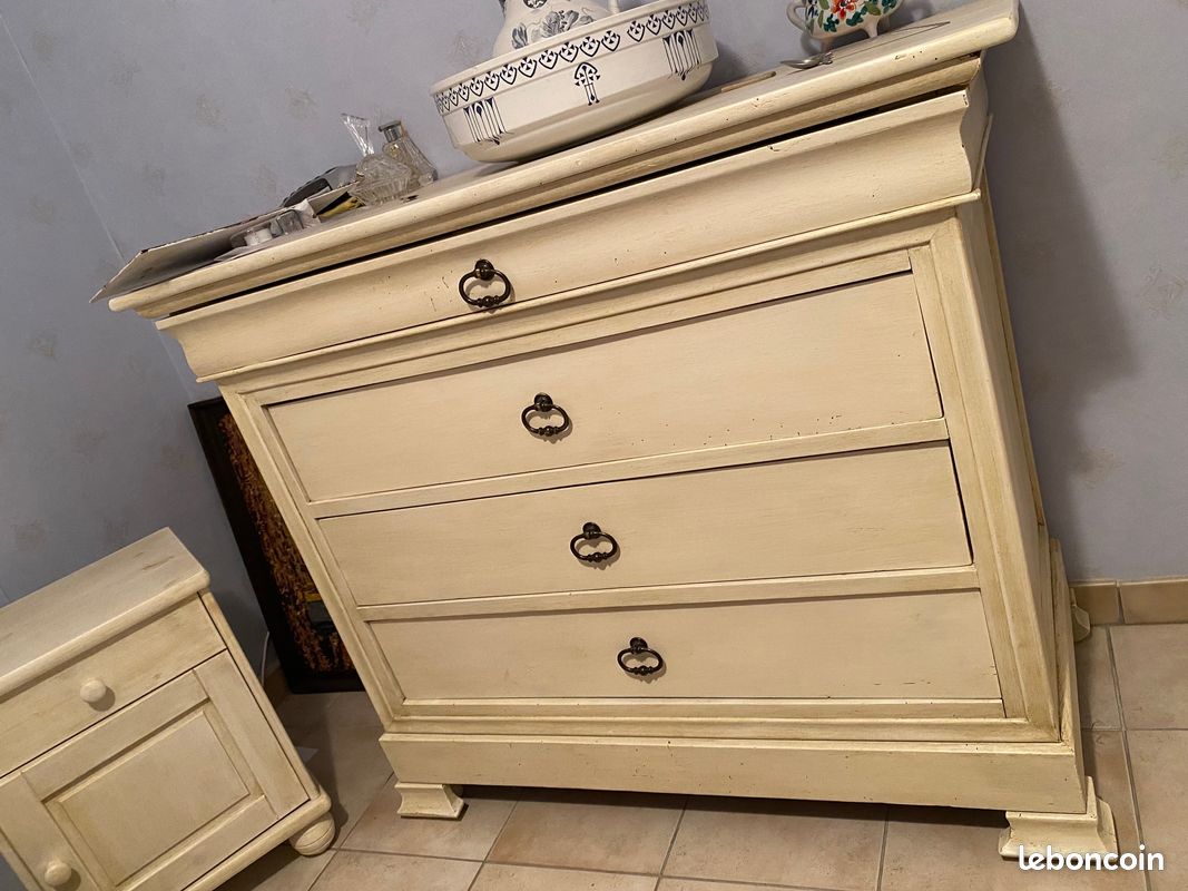 Commode style Louis-Philippe relookée crème / patinée - 4 tiroirs (image 1)