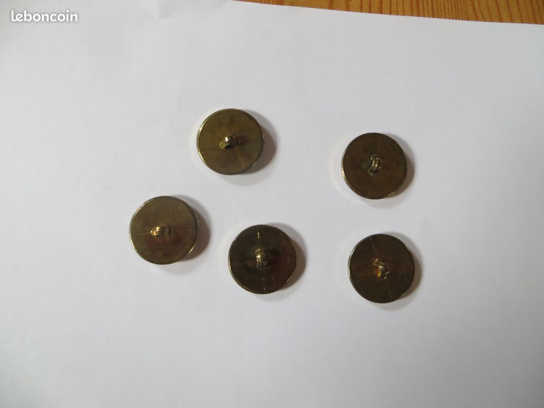 Lot 5 boutons légers (image 4)