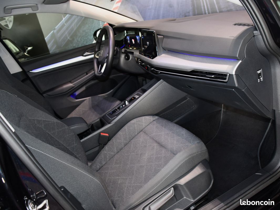 Volkswagen Golf 8 Life 2.0 TDI 150 DSG GPS Virtual ACC Car Play Lumière Ambiance Induction Caméra Lane Front JA 16 (image 3)