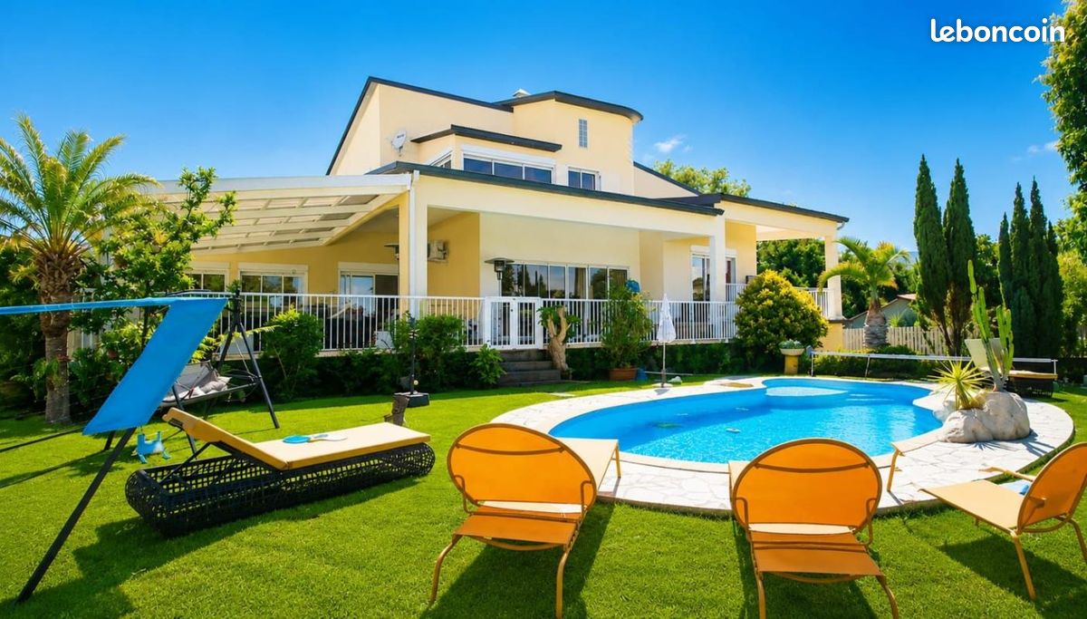 Maison 5 pièces 359 m² · à Le Tampon · 359 m² · 672 000 €