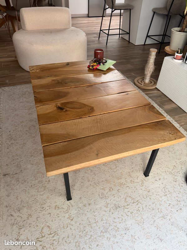 Table basse en noyer (image 1)