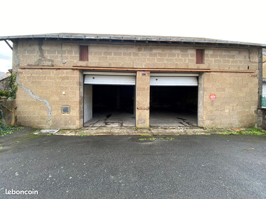 Parking 170 m² · à Loudun · 170 m² · 60 400 €