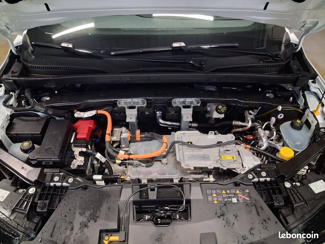 RENAULT Megane E-Tech EV60 220 ch super charge Techno (image 21)