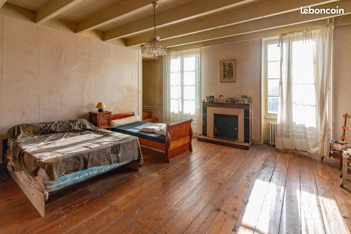 Maison 246 m² Merignac - Mérignac 16200 (image principale 7)