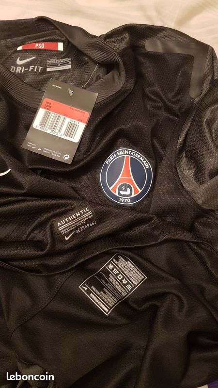 PSG. Un maillot spécial produit avec le sponsor Snipes