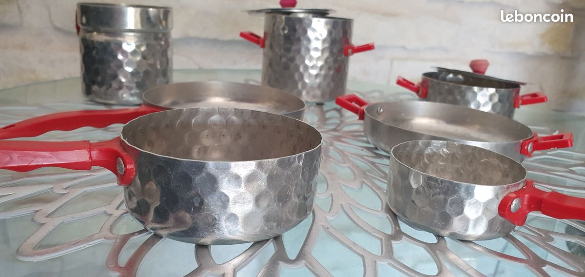 Ancienne Dînette En Aluminium - Jouet Vintage Très Bonne Qualité - Bateaux Inclus