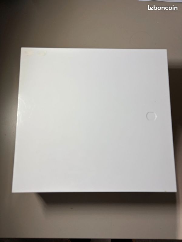 Coffret métal pour systèmes d'alarmes Paradox avec transformateur 40VA et autoprotection - taille M (image 1)