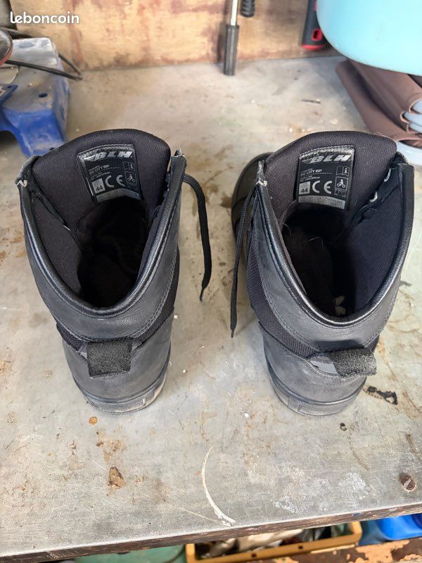 Vend chaussure moto (image 2)