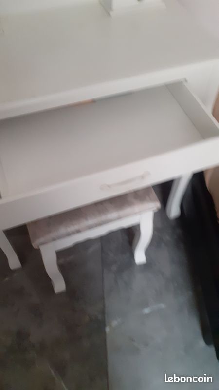 Coiffuse pour chambre fille (image 1)