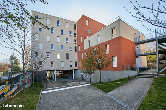 Studio 1 pièce 19 m²