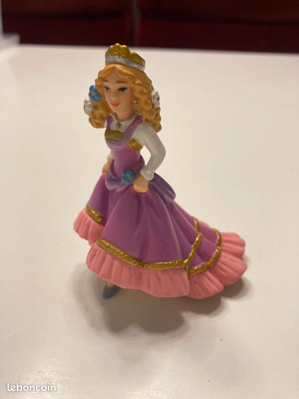 Lot 4 figurines PAPO prince et princesses (image 2)