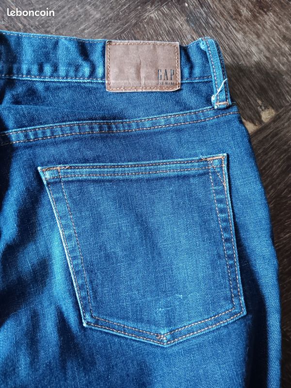 Short En Jean Vieilli Gap Taille 25 - Coupe Régulière, Longueur 5 Pouces, Très Bon état D'occasion