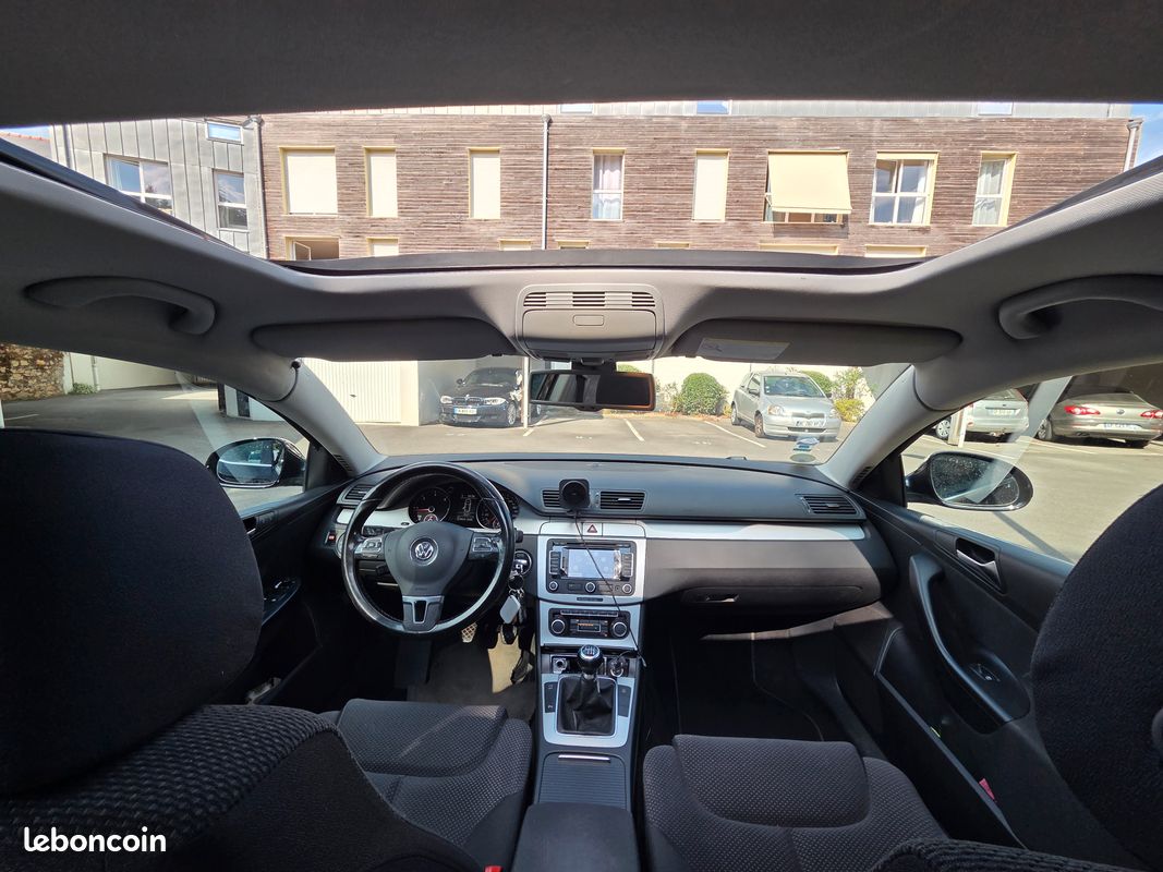VOLKSWAGEN PASSAT SW – 2.0 TDI 140ch BVM6 Finition EMBASSY II (image 14)