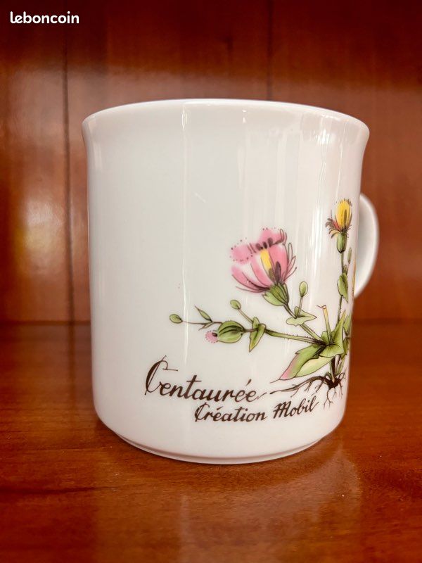 Lot De 2 Mugs Vintage Mobil - Motif Primevère Et Centaurée - Porcelaine Blanche