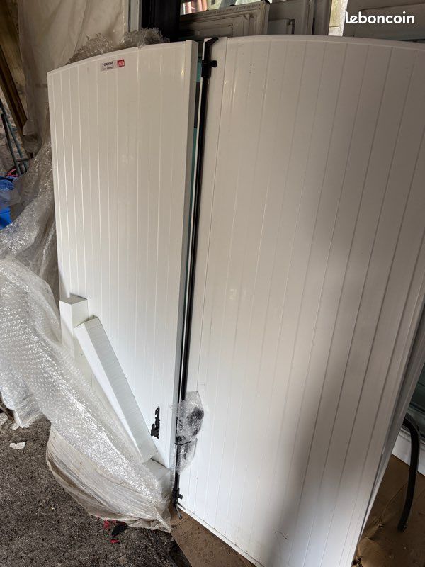 Volet battant PVC neuf (image 3)