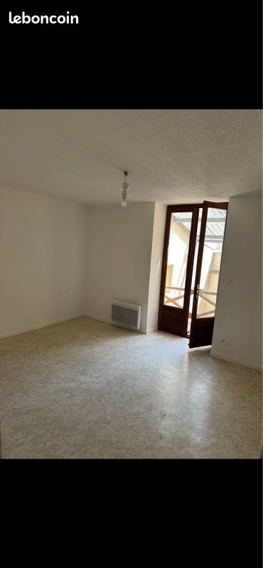 Appartement 2 pièces 45 m² · à Poligny · 45 m² · 460 €