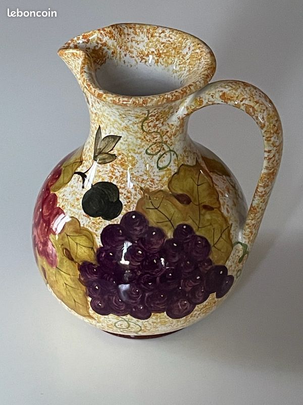 Pot à eau décoré (image 1)