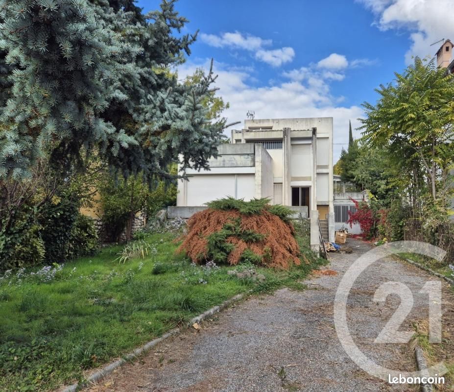 Maison 6 pièces 155 m² · à Digne-les-Bains · 155 m² · 267 000 €