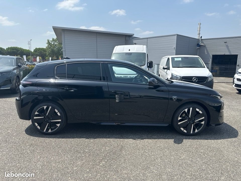 Peugeot 308 1.5 BLUEHDI 130CH S&S GT EAT8 (image 4)