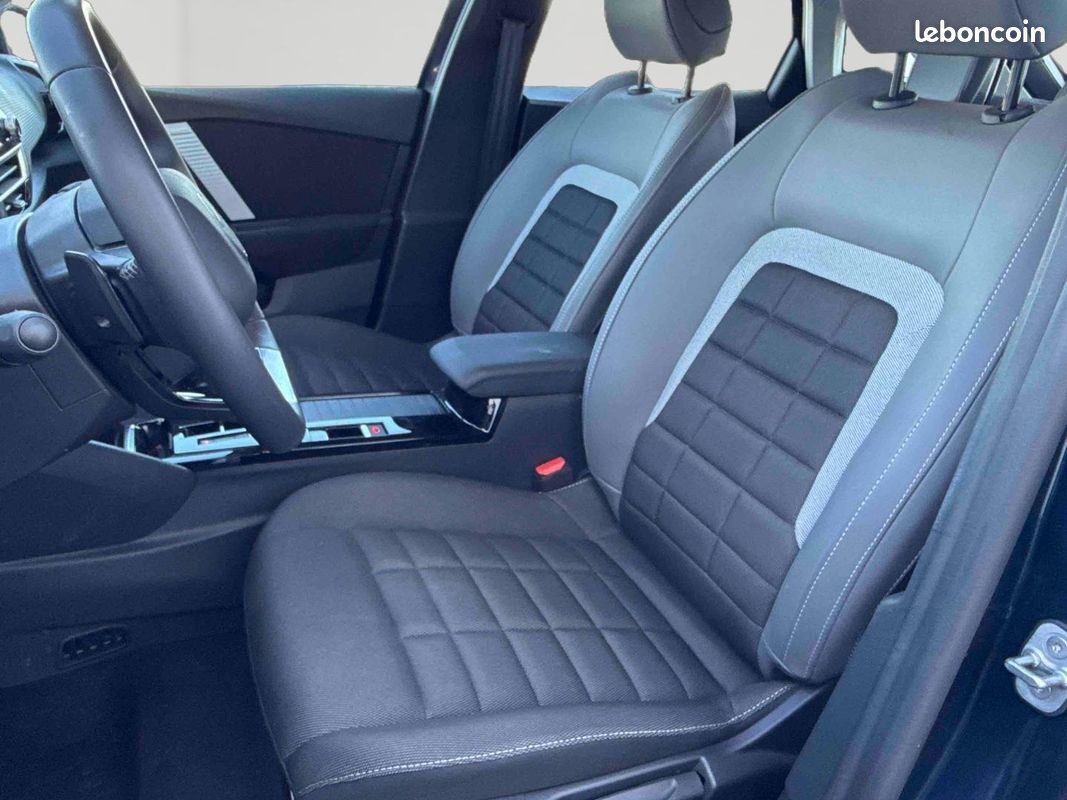 Citroen C4 1.2 Hybride 136ch S&S PLUS Automatique (image 12)