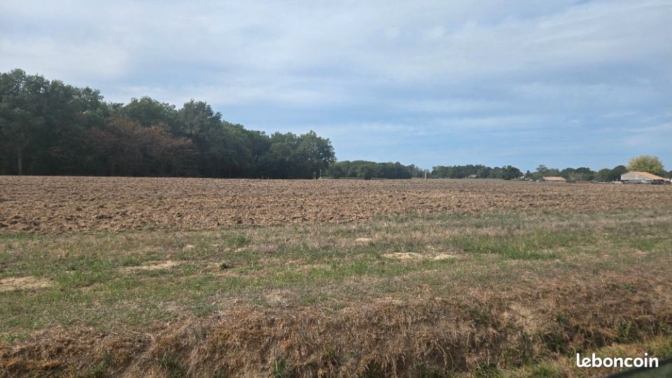 Terrain 809 m² · à Reignac · 35 800 €