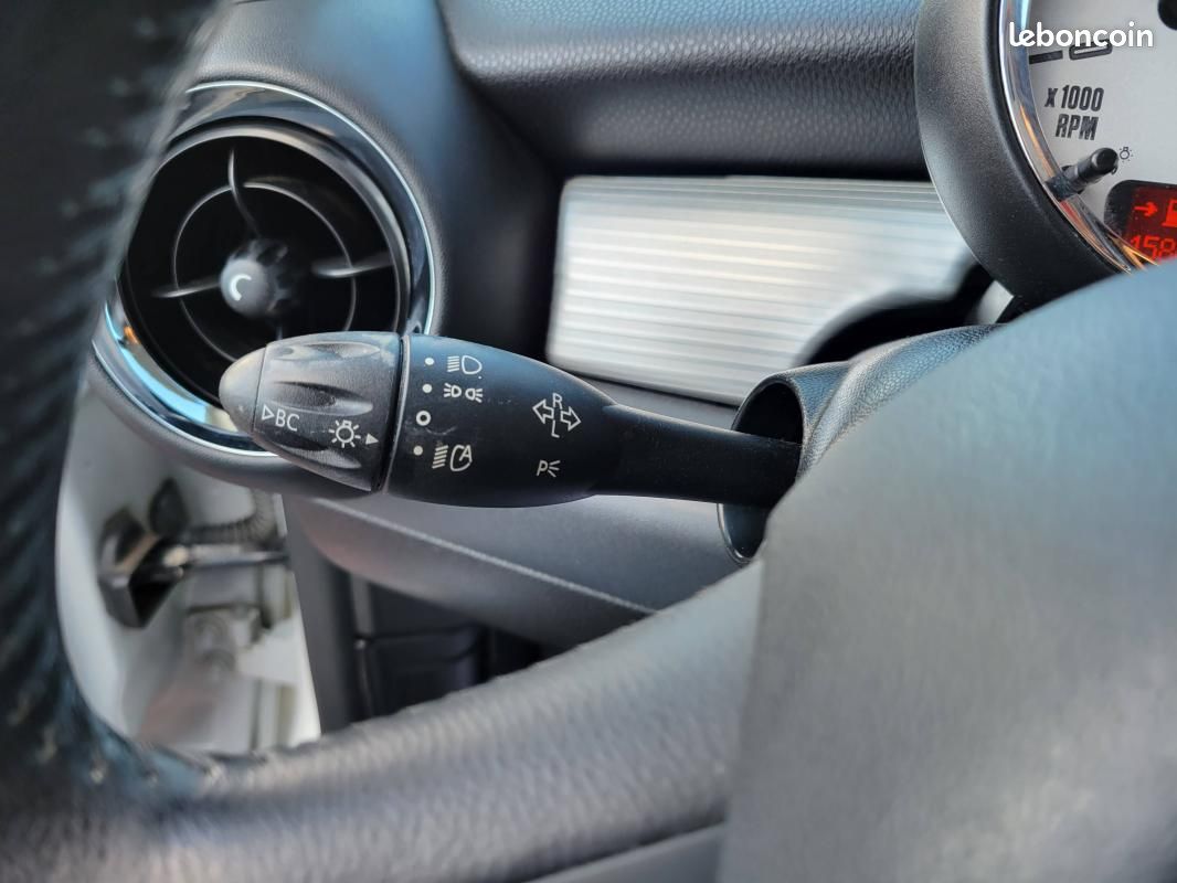 Mini COOPER D (image 8)