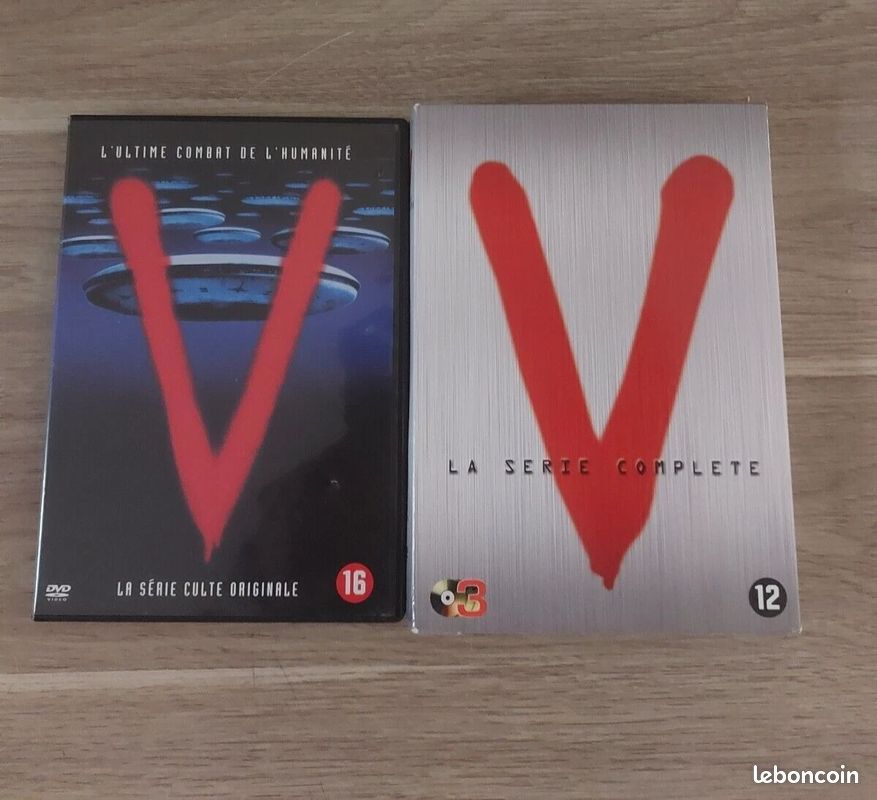 V Les Visiteurs coffret dvd intégrale + coffret dvd v (image 1)