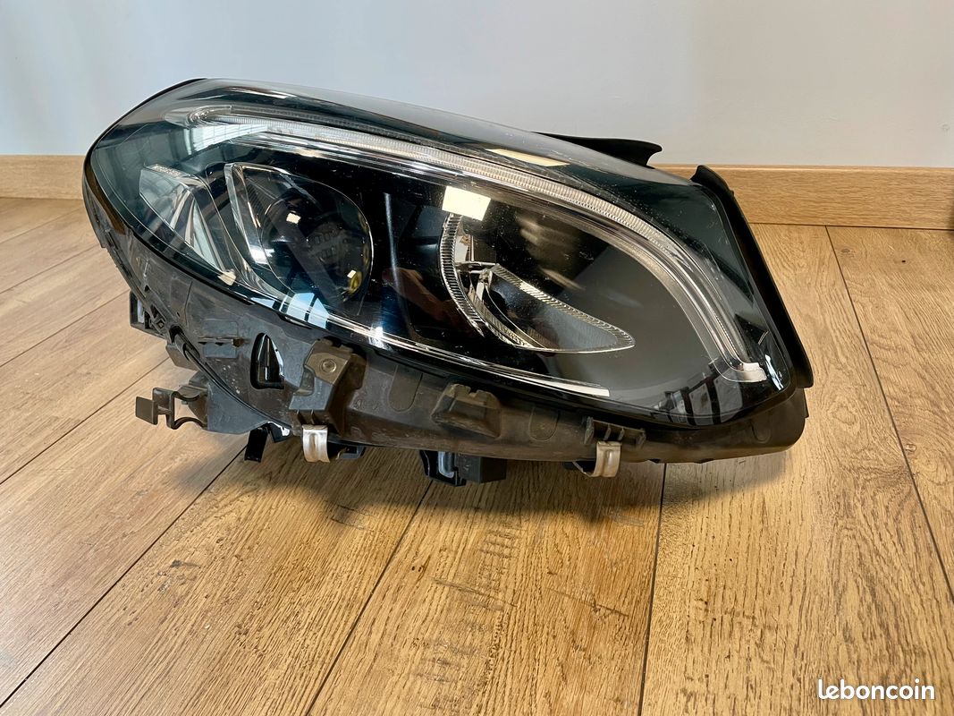Optique avant principal droit (feux)(phare) MERCEDES CLASSE B 245 PHASE 1 Diesel occasion