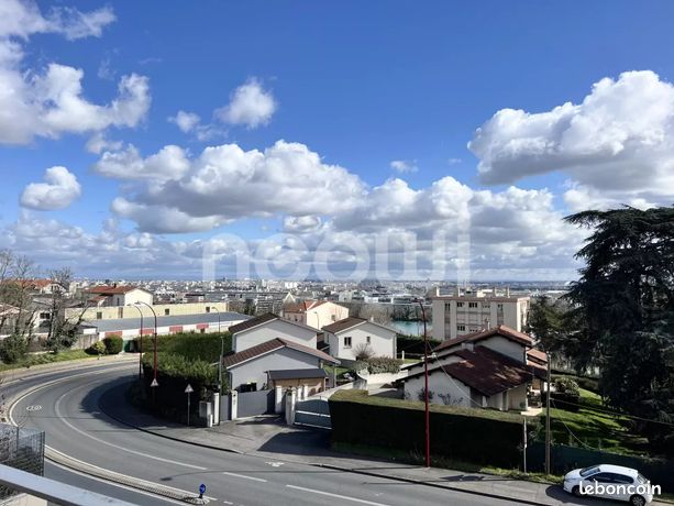 https://img.leboncoin.fr/api/v1/lbcpb1/images/bd/90/98/bd909807381afca955b09063941f6f0436977c00.jpg?rule=ad-image