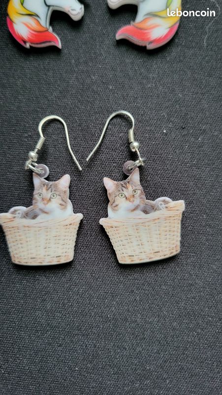 Boucles d'oreilles plastique chat / licorne (image 9)