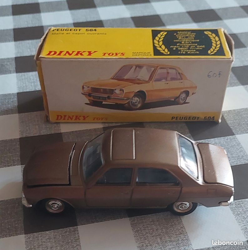Dinky toys Peugeot 504 (image 1)