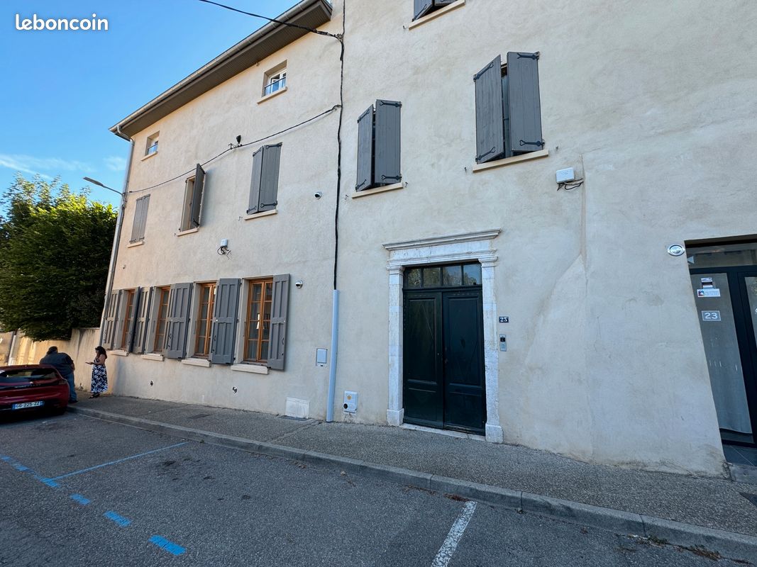 Appartement 3 pièces 105 m² · à La Côte-Saint-André · 105 m² · 1 280 €