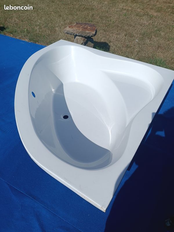 Baignoire d'angle (image 1)
