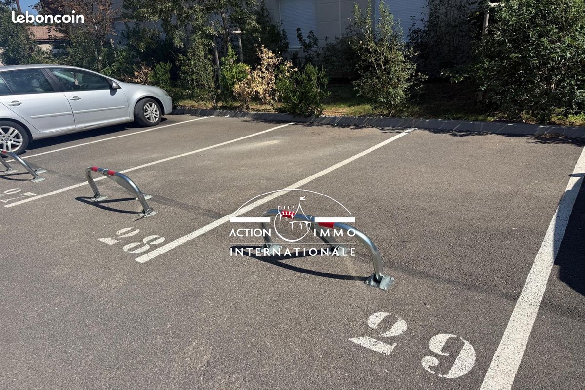 Parking/box Saint-Martin-de-Crau · 60 €/mois