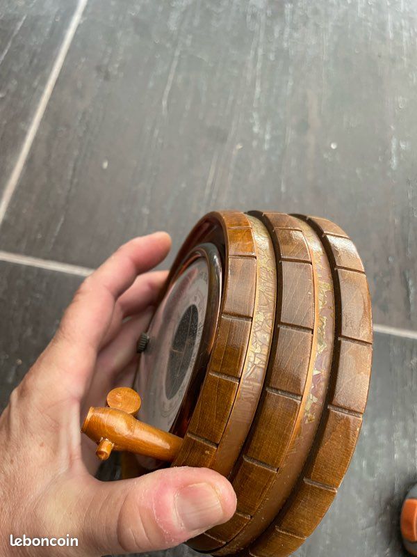Ancien baromètre en forme de demi tonneau cognac (image 2)
