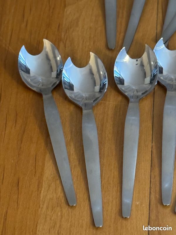 Ménagère de 24 pièces en acier inoxydable Kara Ménagère de 24 pièces en acier inoxydable Kara