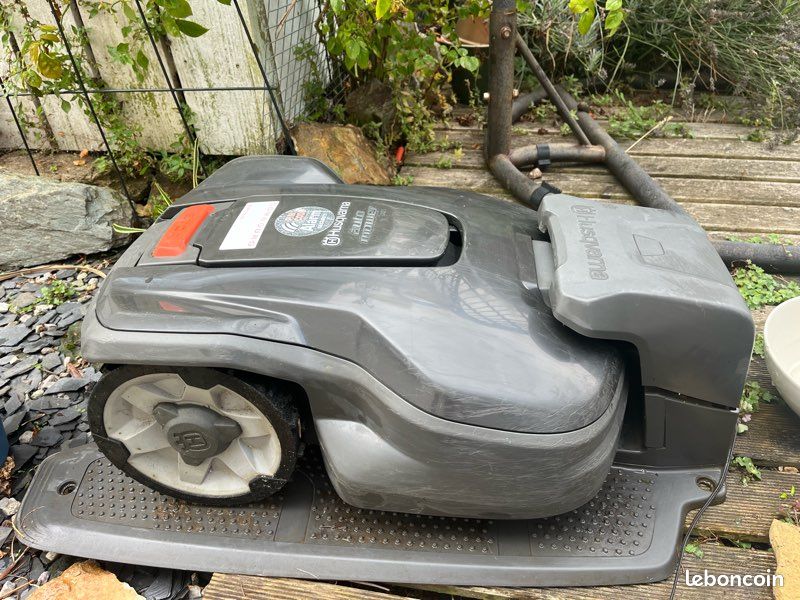 Robot tondeuse huskvarna (image 1)
