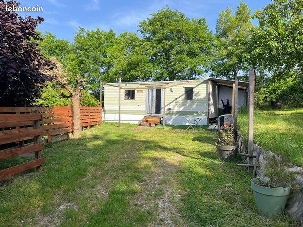 Mobil home à la campagne